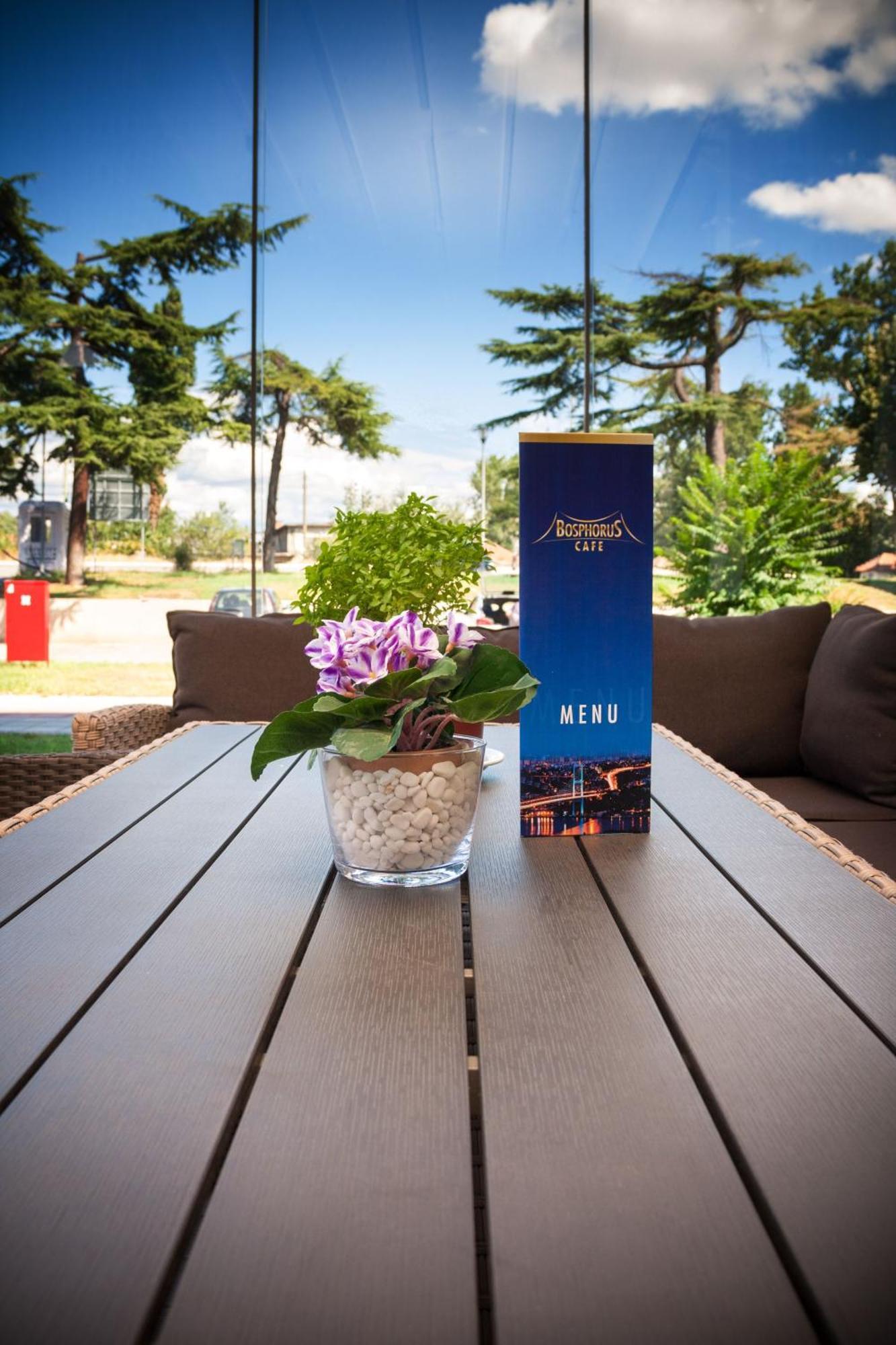 Bosphorus Hotel أليكسيناك المظهر الخارجي الصورة